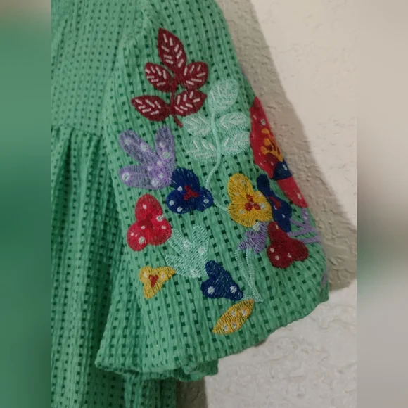 Umgee Green Embroidered Floral Sleeve Top - Picture 8 of 9